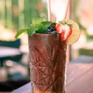 Caipiroska de fresas negras